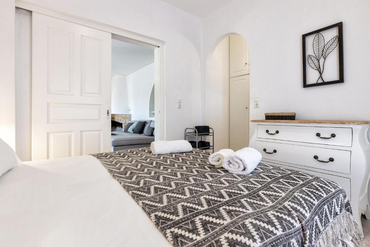 Daphne'S Lux Villa Paraspori  Exteriör bild