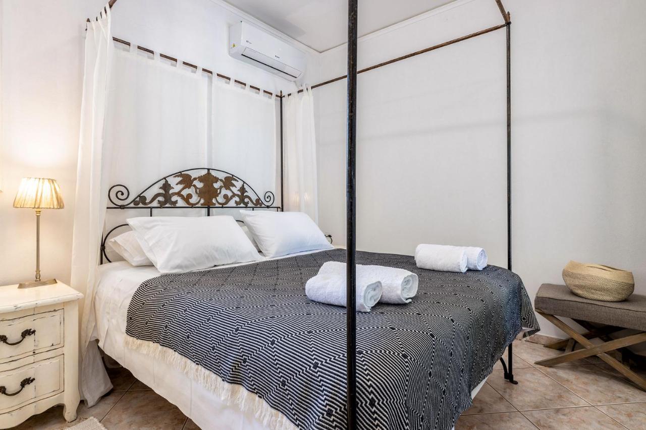 Daphne'S Lux Villa Paraspori  Exteriör bild
