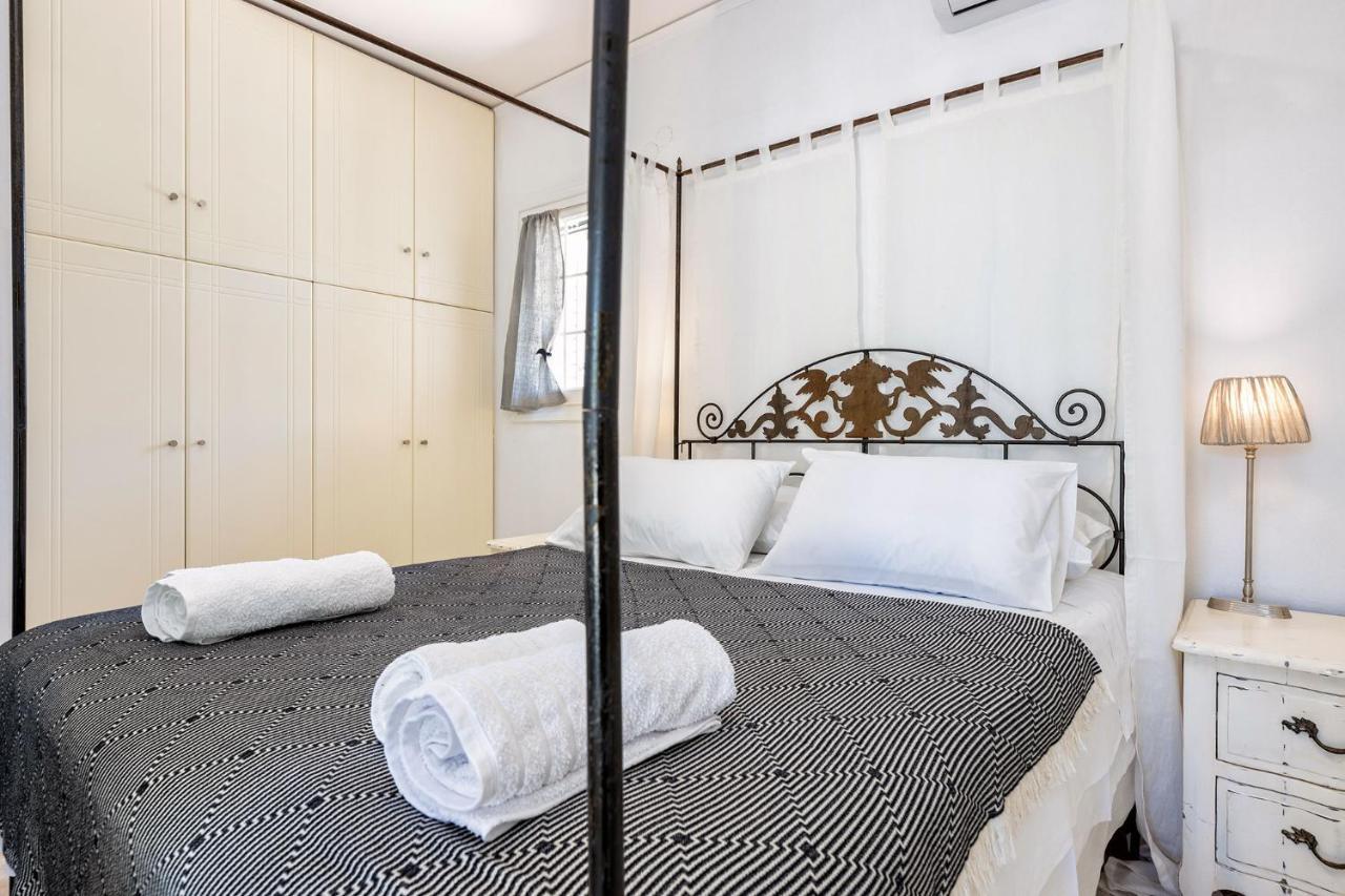Daphne'S Lux Villa Paraspori  Exteriör bild