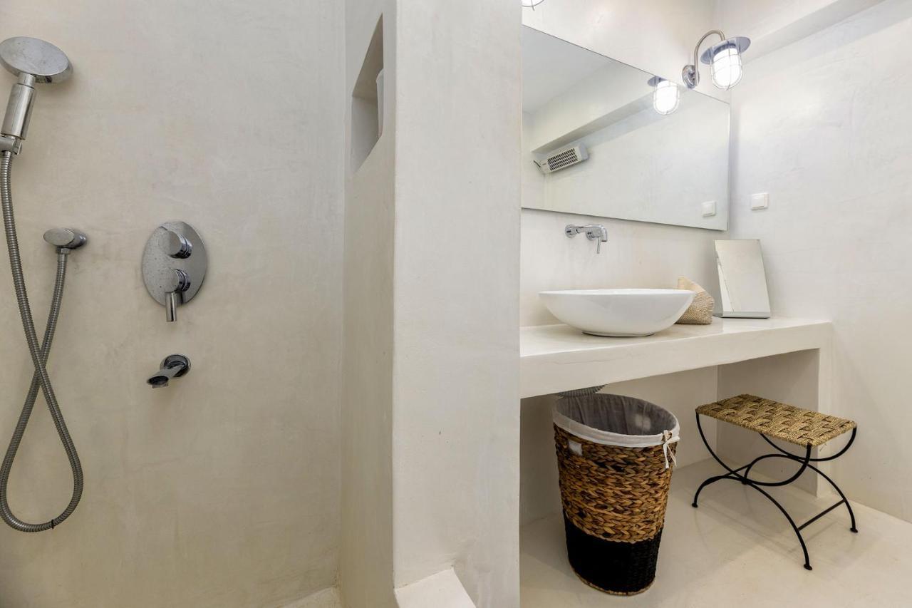 Daphne'S Lux Villa Paraspori  Exteriör bild