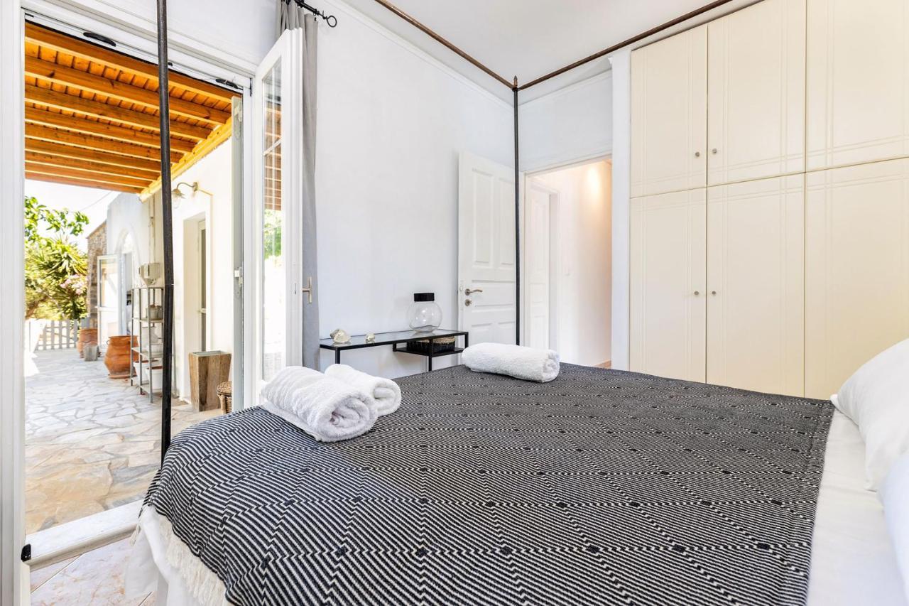 Daphne'S Lux Villa Paraspori  Exteriör bild