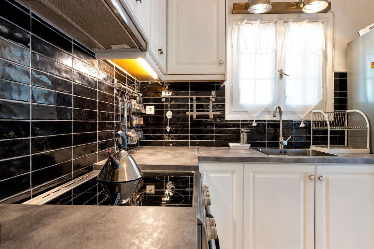 Daphne'S Lux Villa Paraspori  Exteriör bild