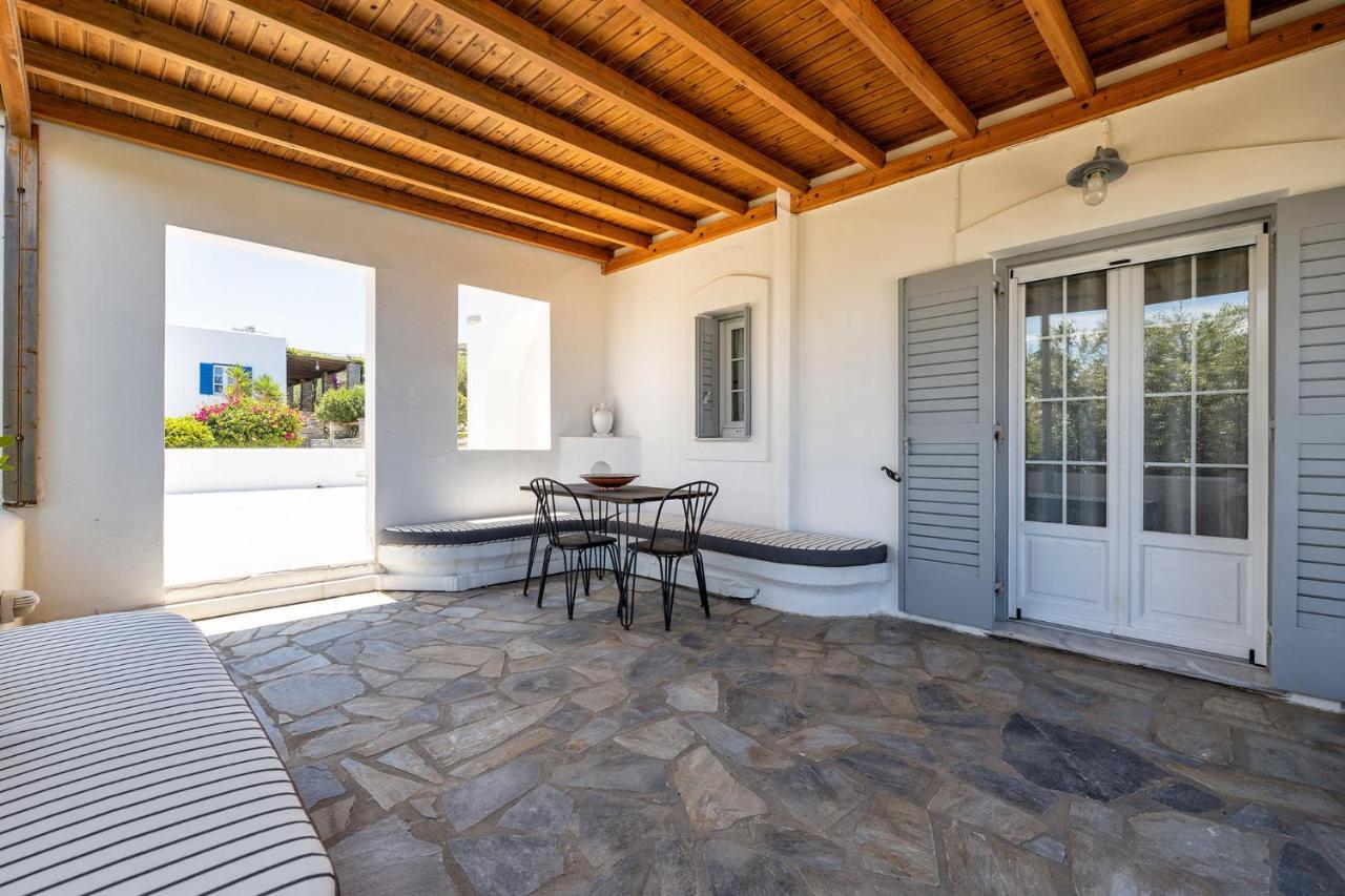 Daphne'S Lux Villa Paraspori  Exteriör bild