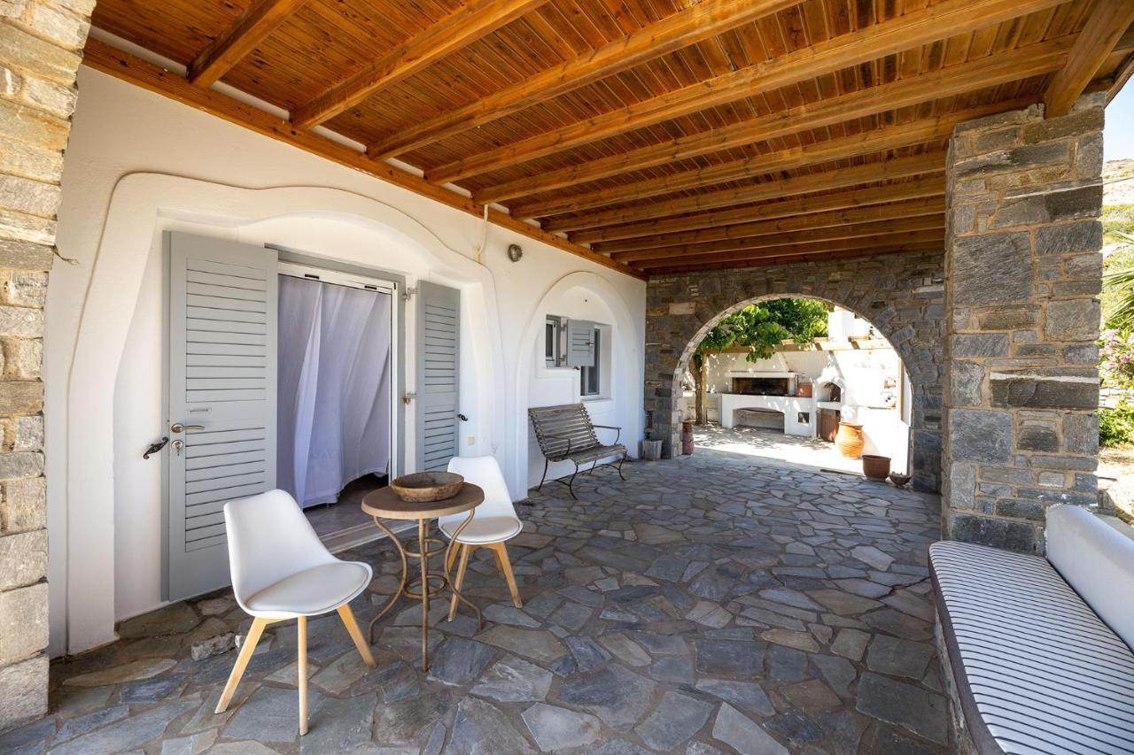 Daphne'S Lux Villa Paraspori  Exteriör bild